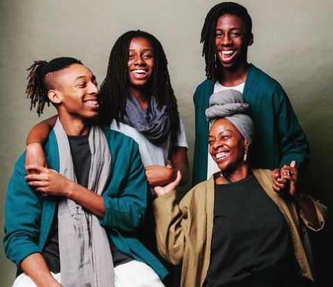 Jenisa Garland with her children
